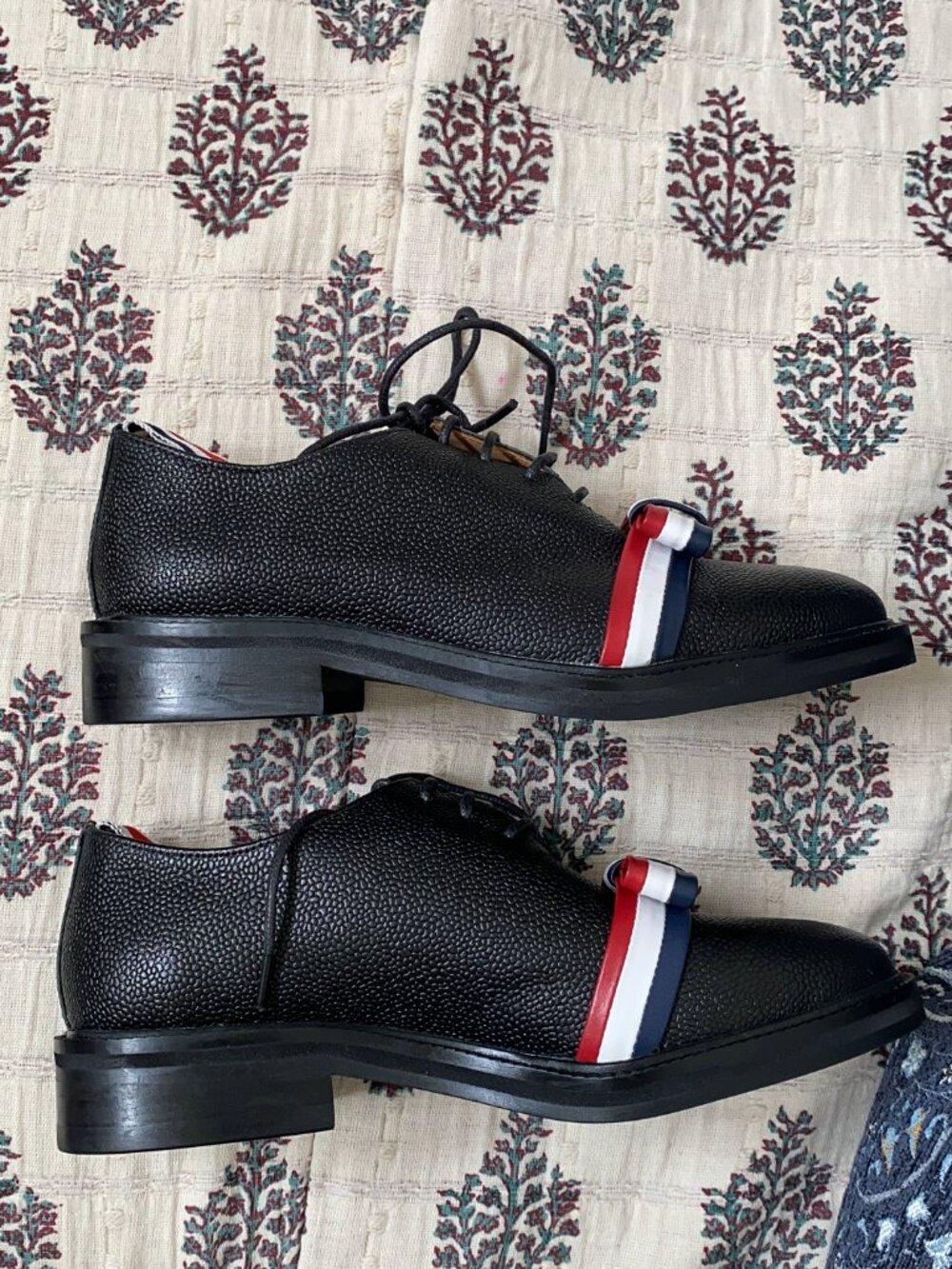 Thom Browne Black Leather Lace-Up Flats with Red, White & Blue Ribbon - Picture 4 of 7